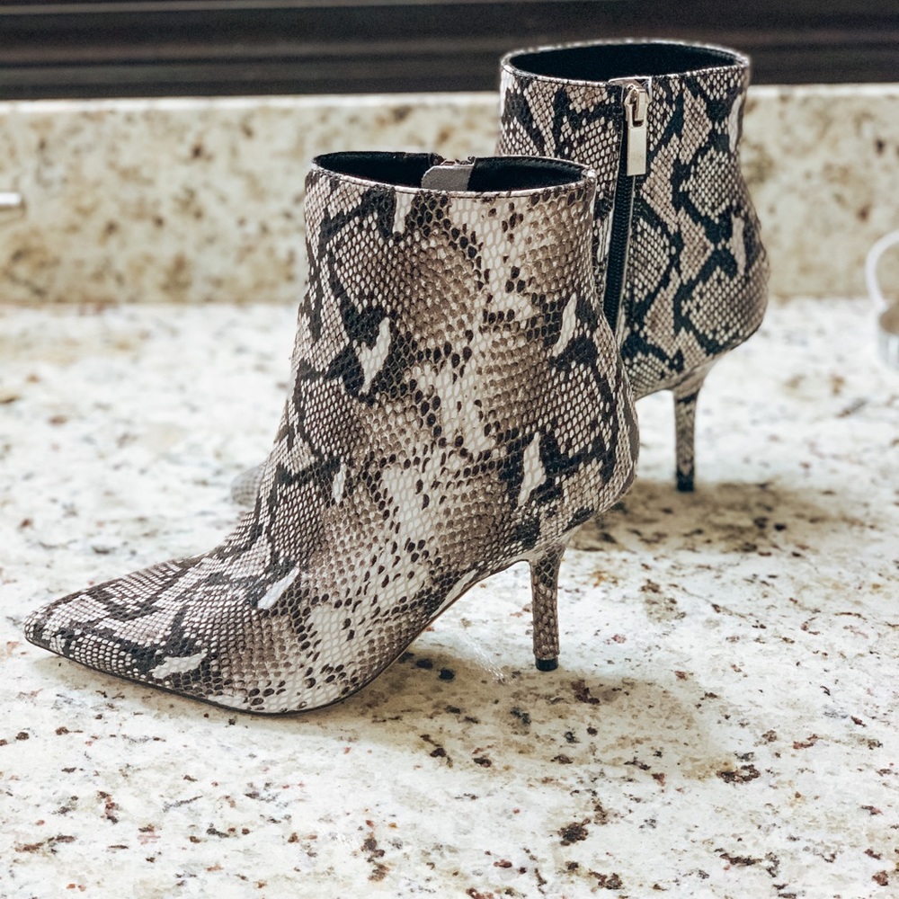 TONY BIANCO Elia Natural Snake Boot